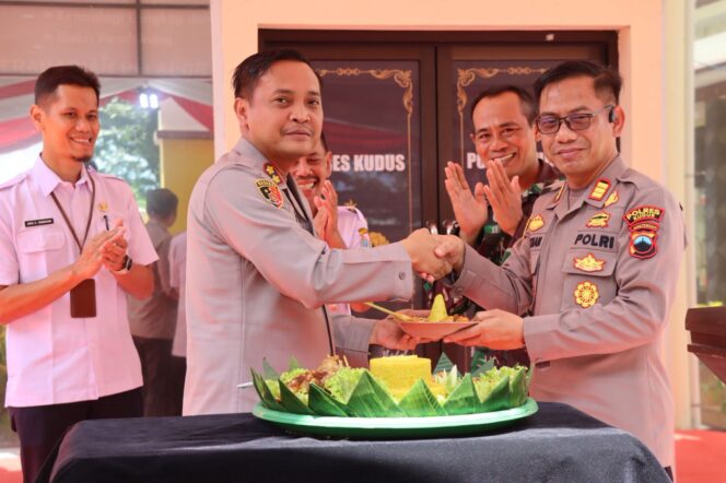 
					Transformasi Pelayanan: Polsek Kudus Kota Resmi Berganti Nama Menjadi Polsek Kudus