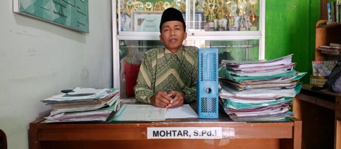 
					Mohtar, S.Pd.I
(KEPSEK MI NU MATHOLI'UL FALAH DESA JEPANG-Kudus, 30 April 2026). Foto: Azis
