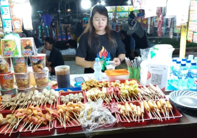
					Semangat HUT Kudus ke-477 Sudah Menggema di Balai Jagong, PKL Kompak Kenakan Kaos Logo Resmi